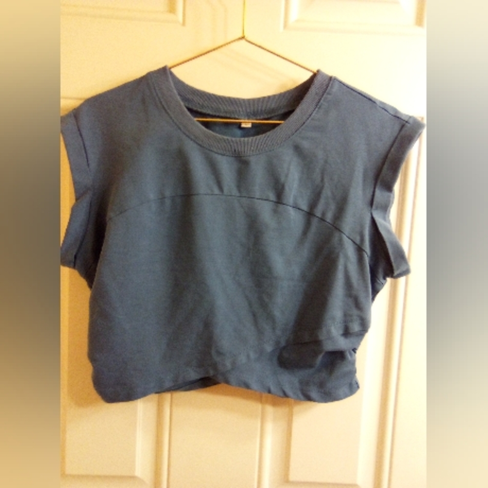 Blue Cropped Sleeveless Top Women's Size large